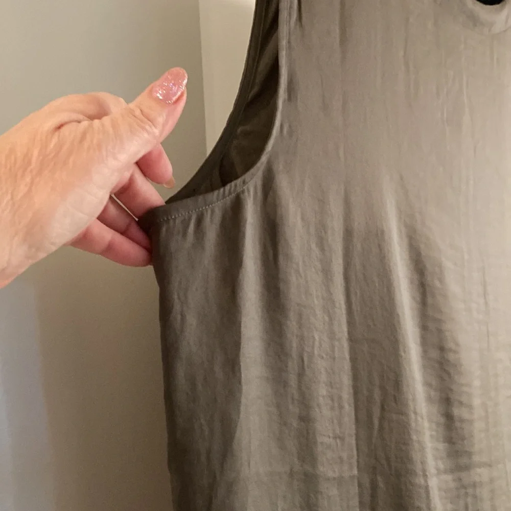 Beautiful Cabi Olive blouse - Picture 6 of 9